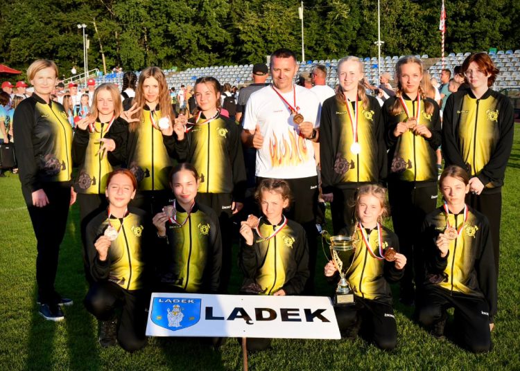 Młode strażaczki z Lądku na podium. To ich największy dotychczasowy sukces