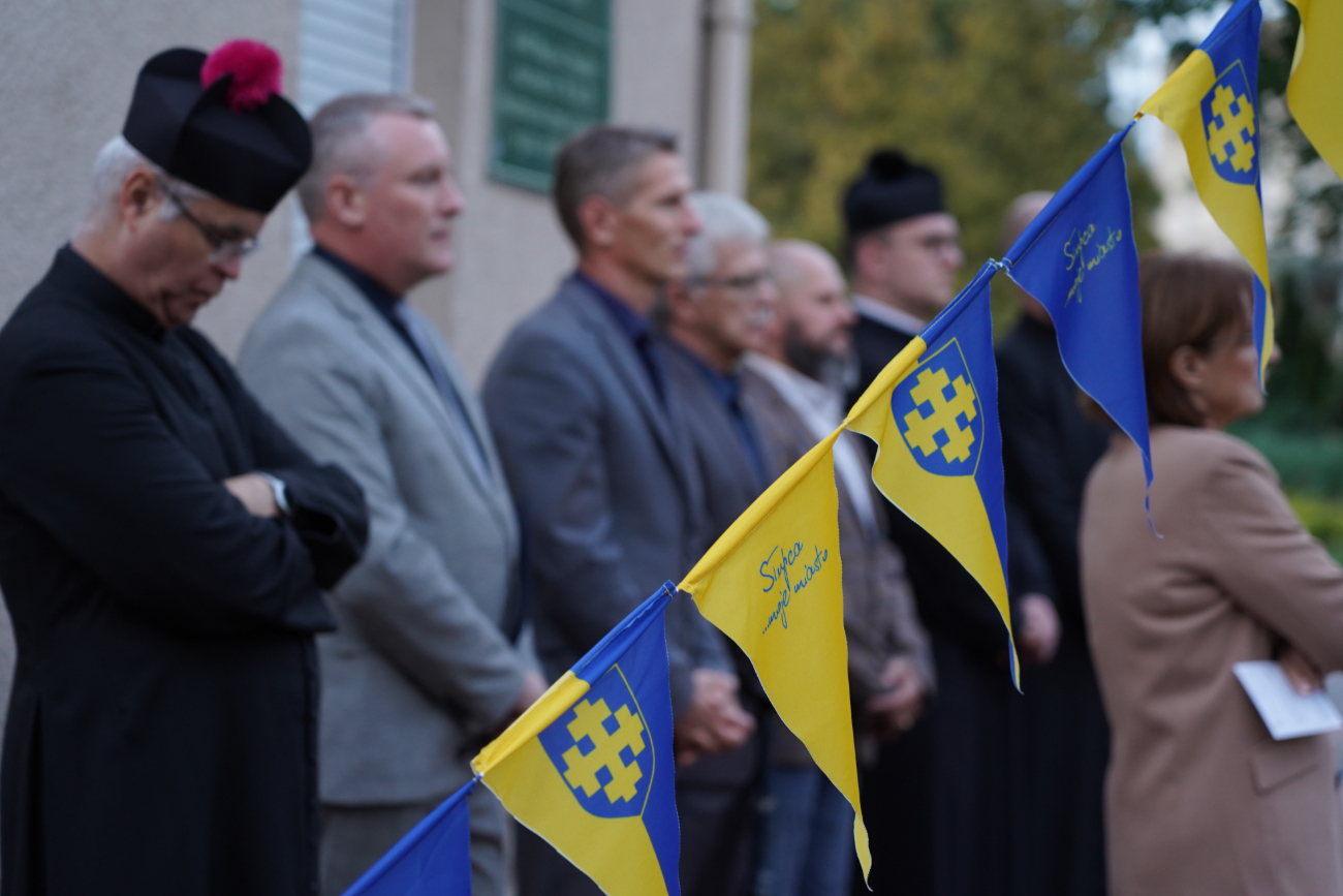 Słupczanie spotkali się przy kolumnie ZDJĘCIA