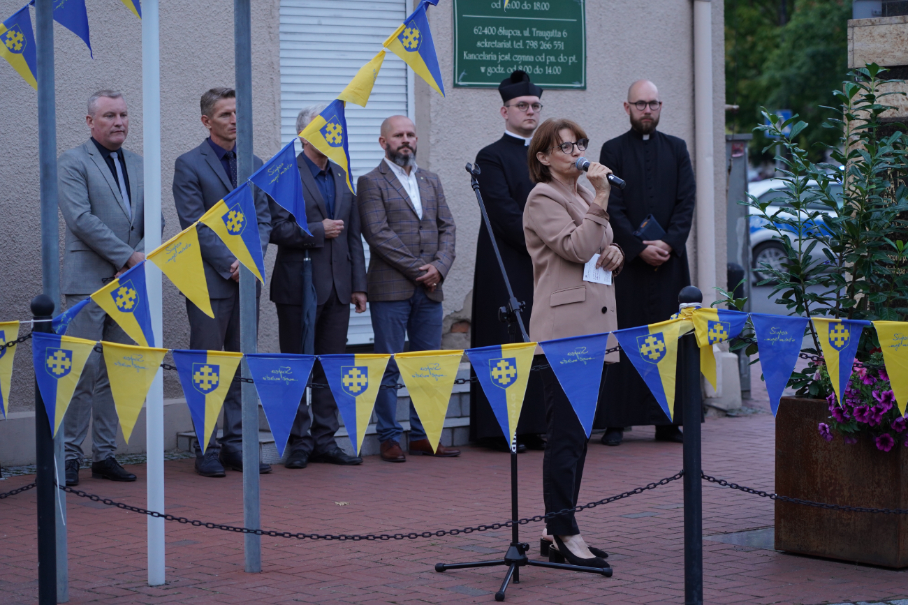 Słupczanie spotkali się przy kolumnie ZDJĘCIA