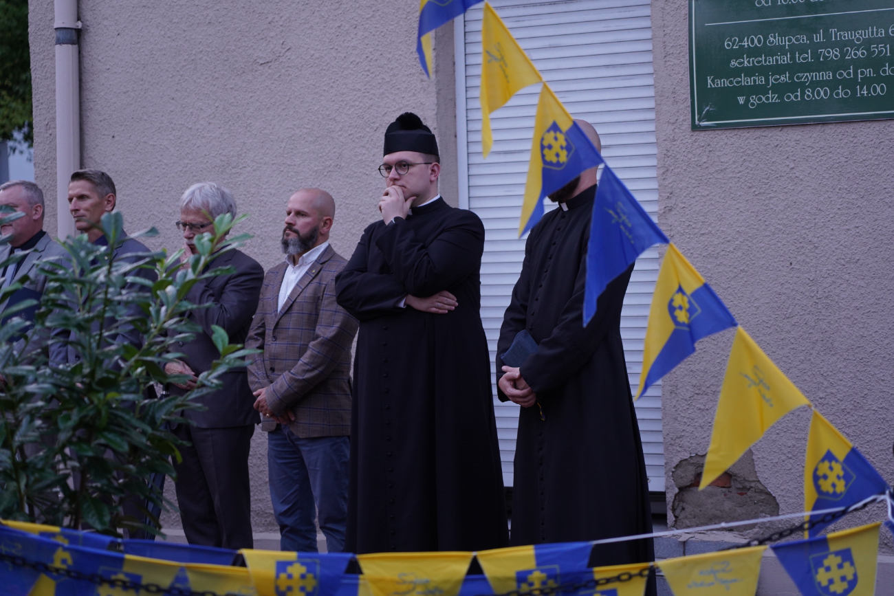 Słupczanie spotkali się przy kolumnie ZDJĘCIA