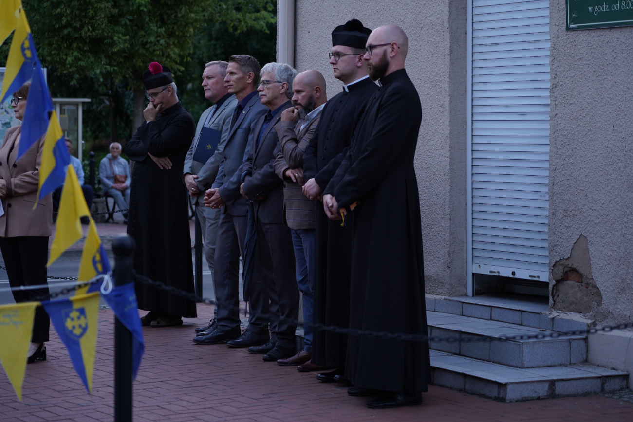 Słupczanie spotkali się przy kolumnie ZDJĘCIA