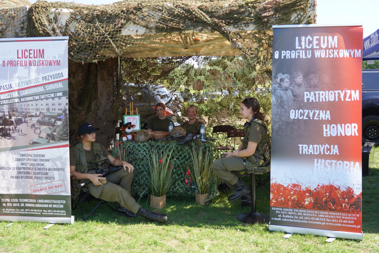 Piknik wojskowy w Ostrowitem. Zobacz zdjęcia
