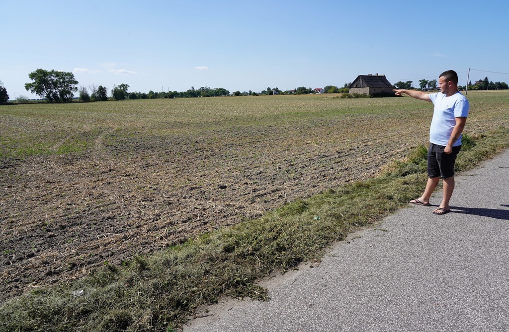 Szokujące sceny. Pies próbował przed nimi uciekać. Wszystko się nagrało