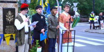 Słupczanie spotkali się przy kolumnie ZDJĘCIA