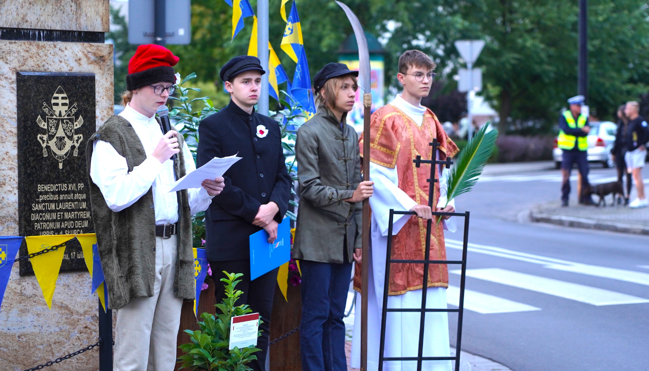 Słupczanie spotkali się przy kolumnie ZDJĘCIA