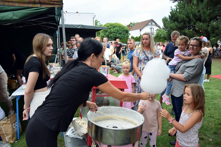 Mieszkańcy Strzałkowa mają wielkie serca. Pomogli Karolinie ZDJĘCIA