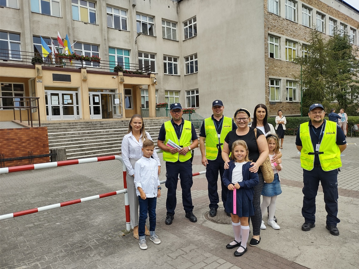 Policjanci przy szkołach. Zwracali uwagę na…