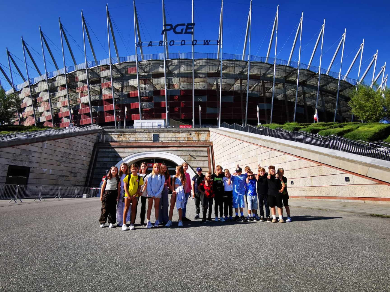 Kadrowicz zaprosił całą klasę z Giewartowa