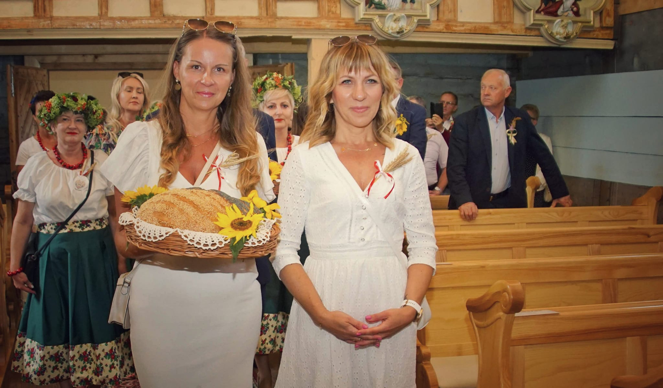 Dożynki powiatowe. Zdjęcia z uroczystości w kościele