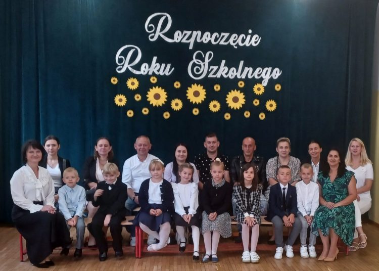 Rozpoczęcie roku szkolnego w Młodojewie