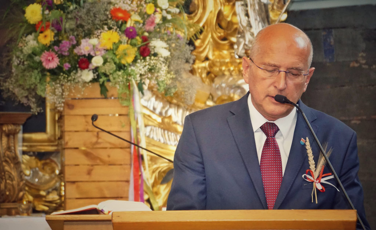 Dożynki powiatowe. Zdjęcia z uroczystości w kościele