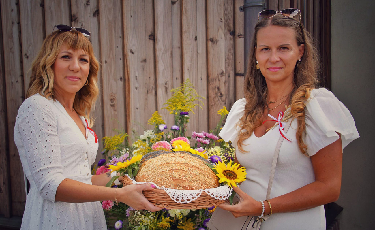 Dożynki powiatowe. Zdjęcia z uroczystości w kościele