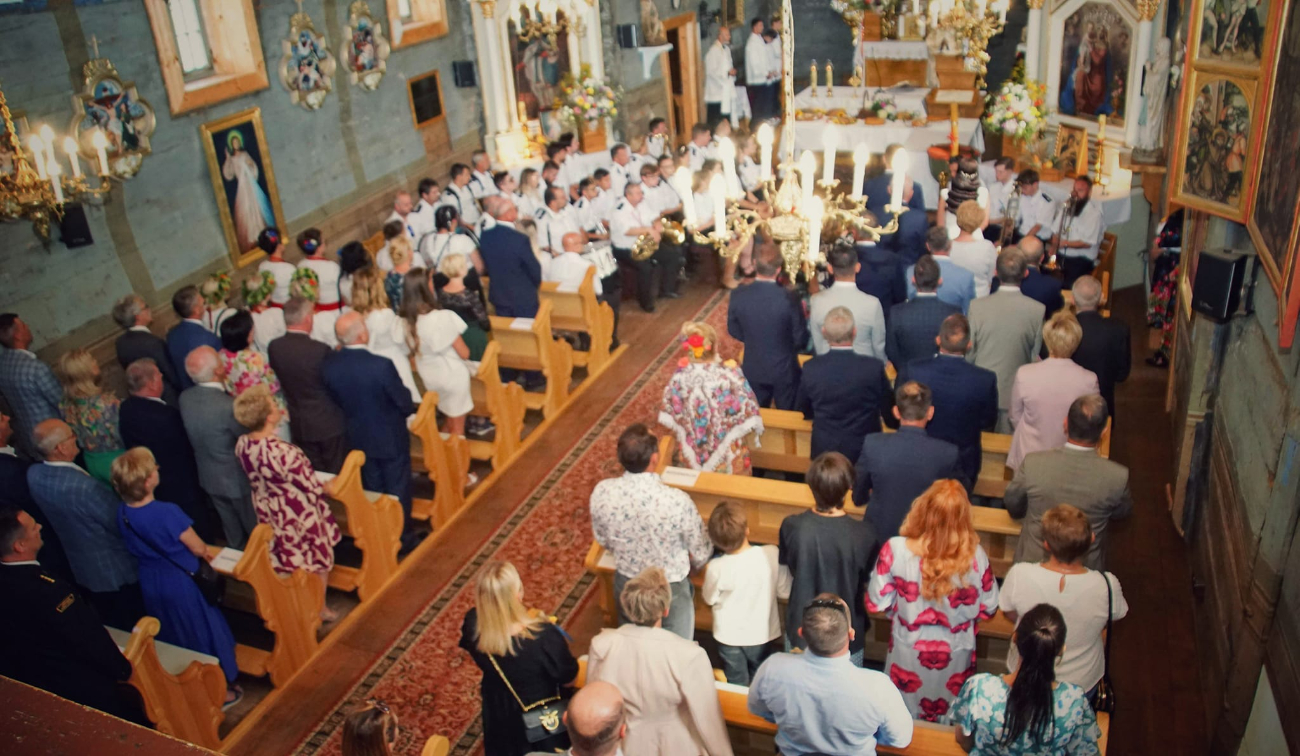 Dożynki powiatowe. Zdjęcia z uroczystości w kościele