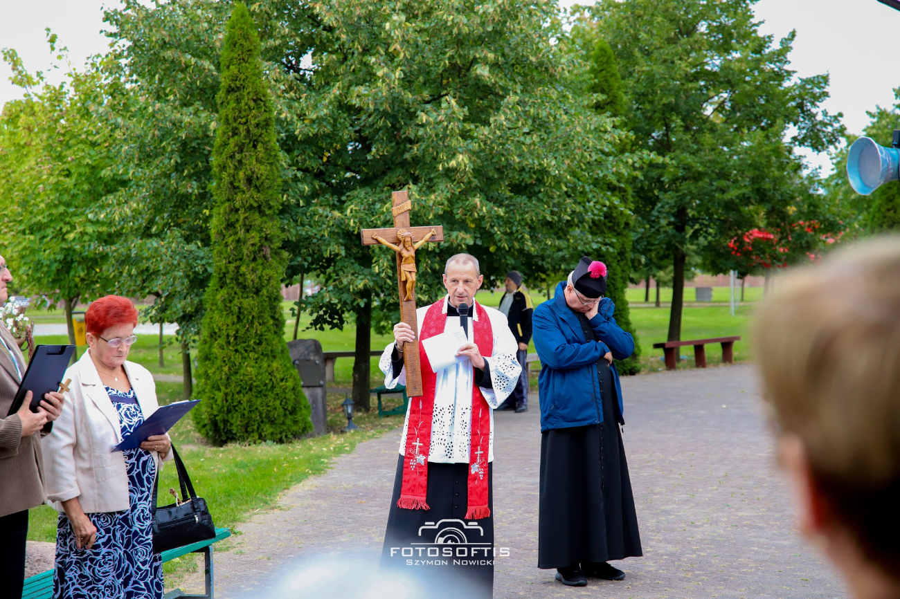 Droga Krzyżowa przeszła ulicami Słupcy ZDJĘCIA