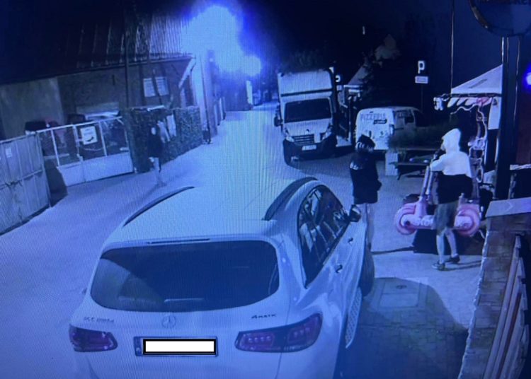 Ukradli pieniądze z automatów do gier. Zarejestrowały ich kamery