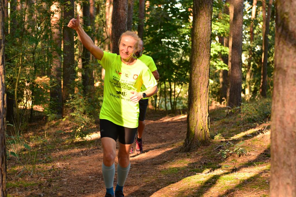Był urodzinowy tort, świeczki i balony. Biegają już 4 rok