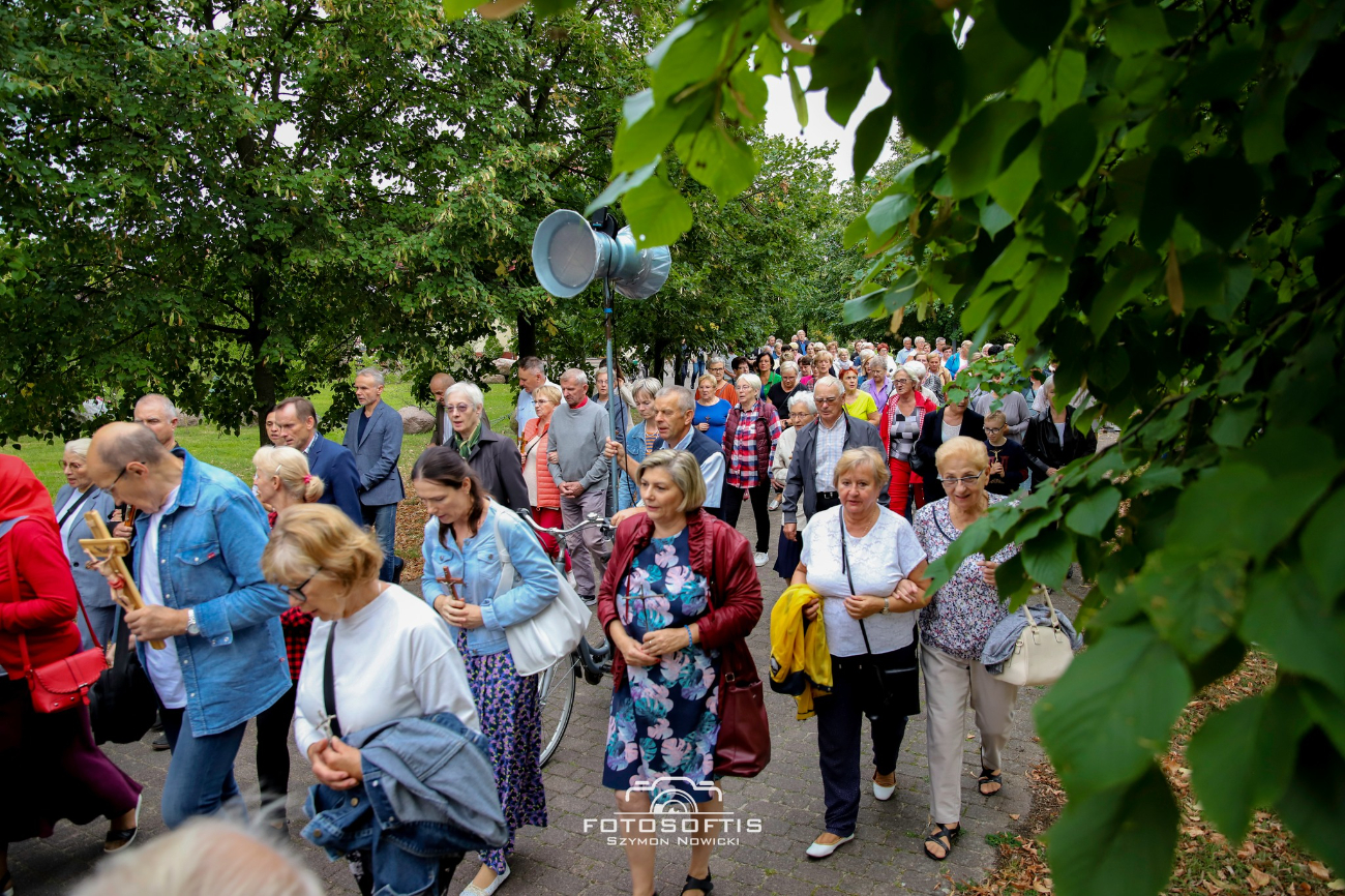 Droga Krzyżowa przeszła ulicami Słupcy ZDJĘCIA
