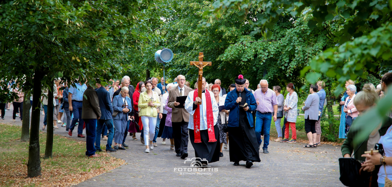 Droga Krzyżowa przeszła ulicami Słupcy ZDJĘCIA