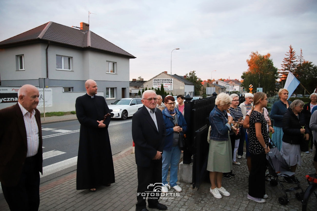 Droga Krzyżowa przeszła ulicami Słupcy ZDJĘCIA