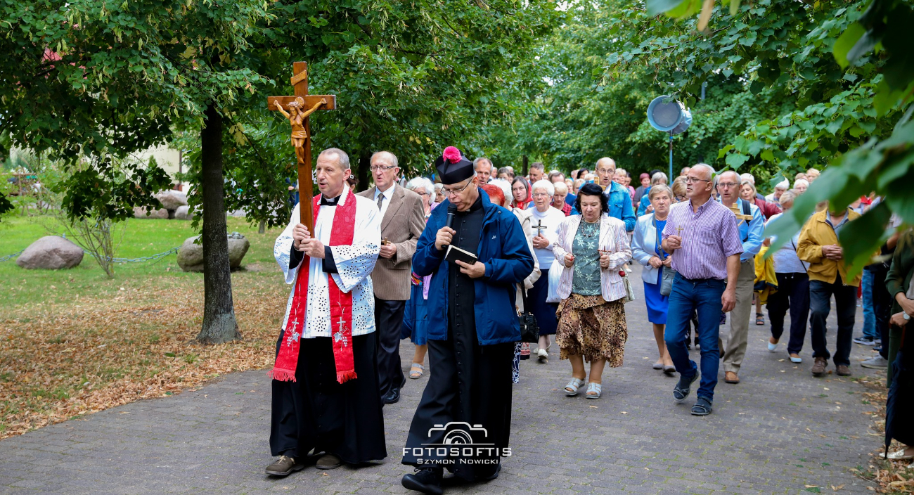 Droga Krzyżowa przeszła ulicami Słupcy ZDJĘCIA