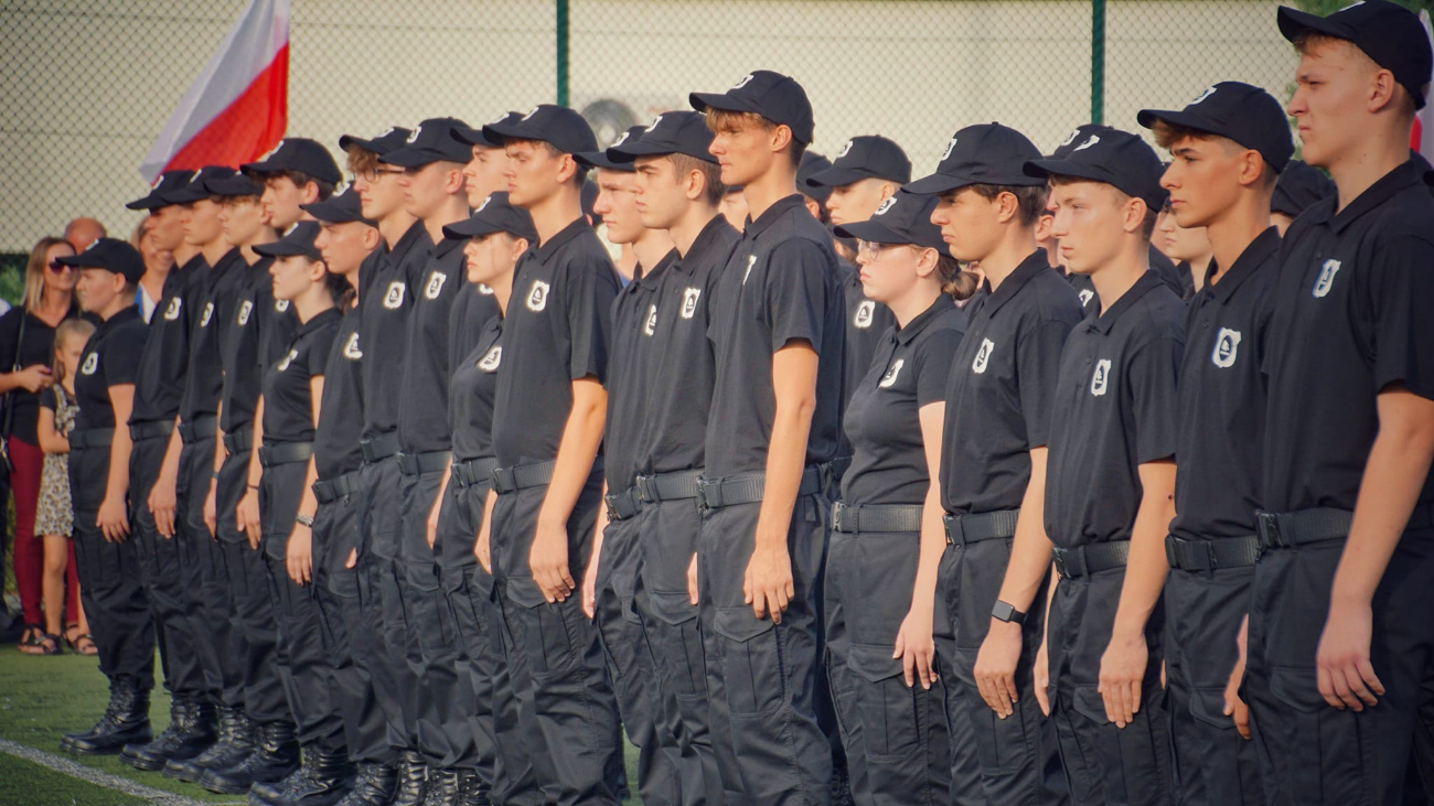 Uczniowie Ekonomika złożyli ślubowanie ZDJĘCIA