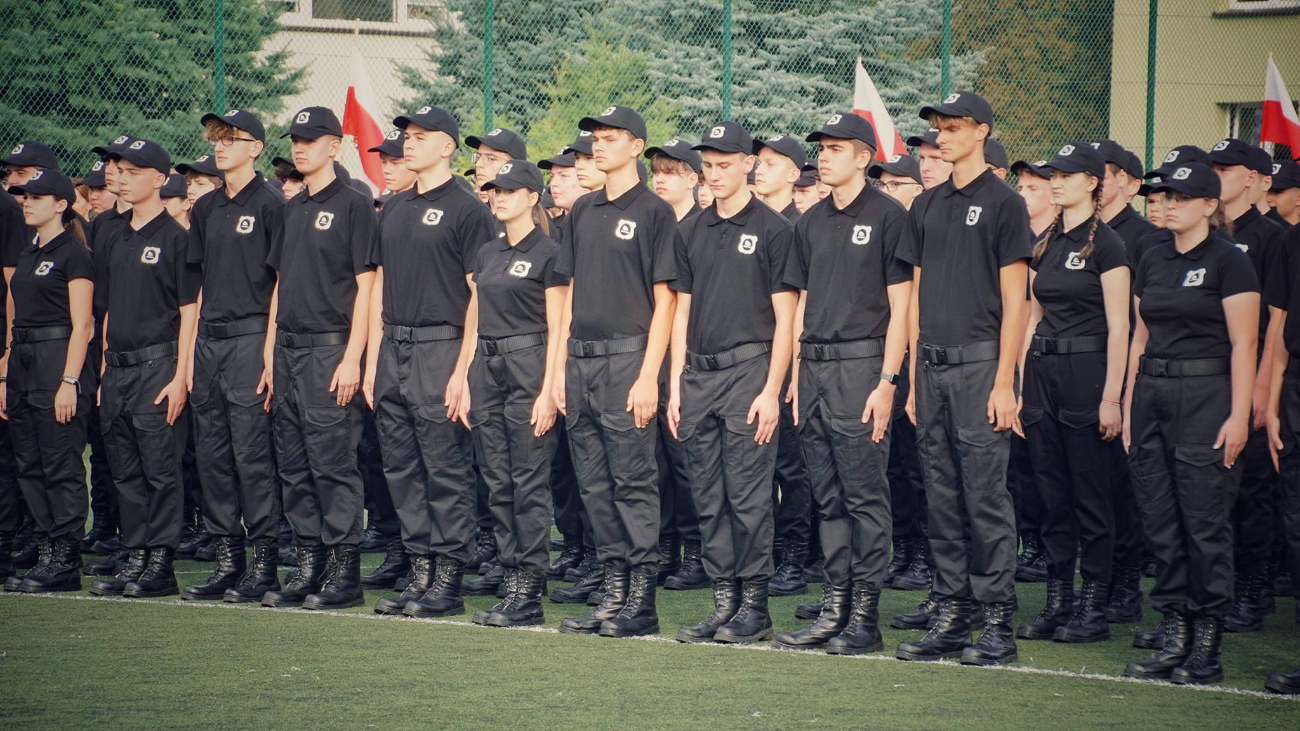 Uczniowie Ekonomika złożyli ślubowanie ZDJĘCIA