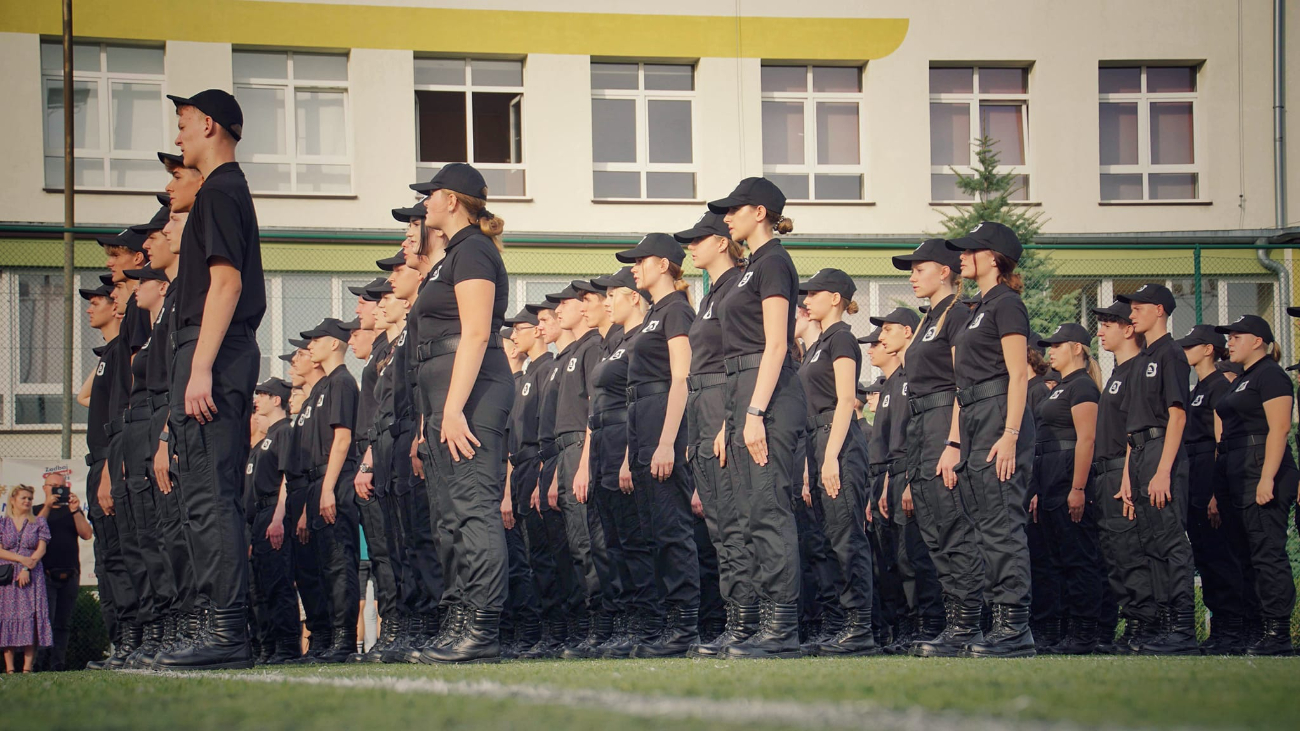 Uczniowie Ekonomika złożyli ślubowanie ZDJĘCIA