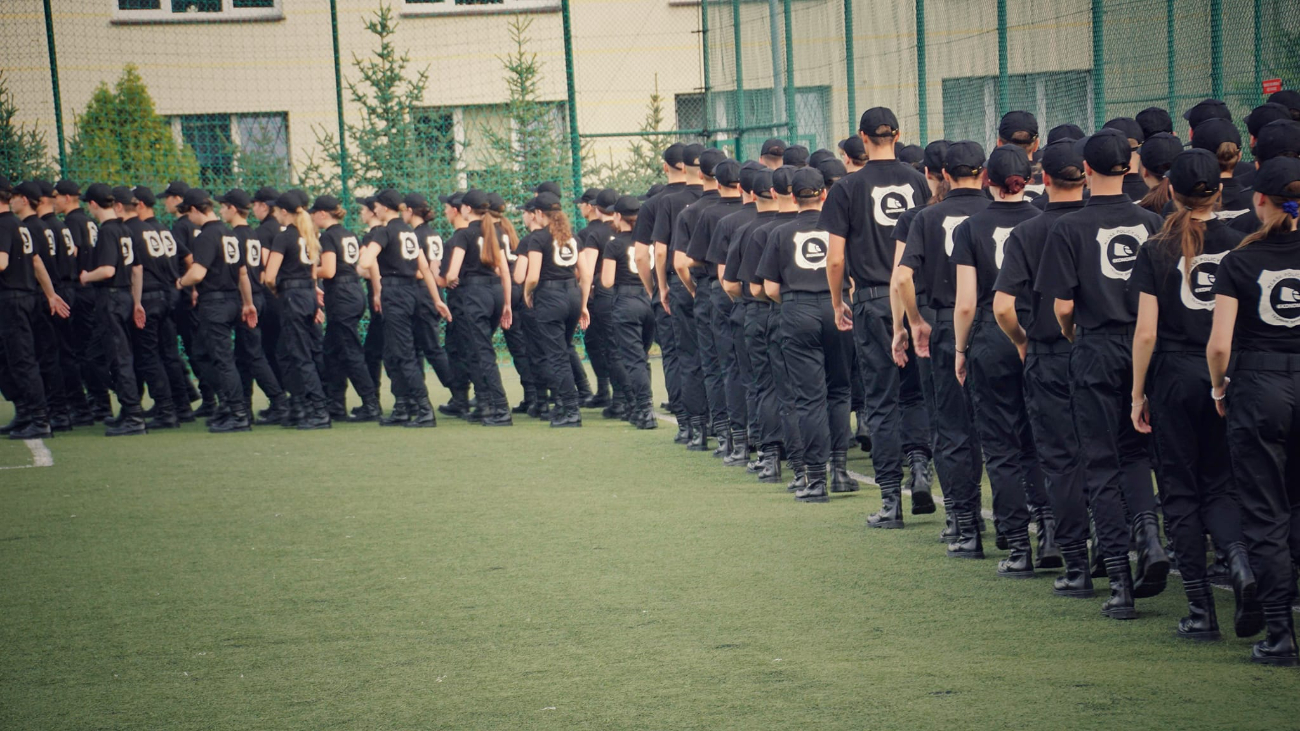 Uczniowie Ekonomika złożyli ślubowanie ZDJĘCIA