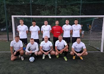 Qźnia pierwszym liderem