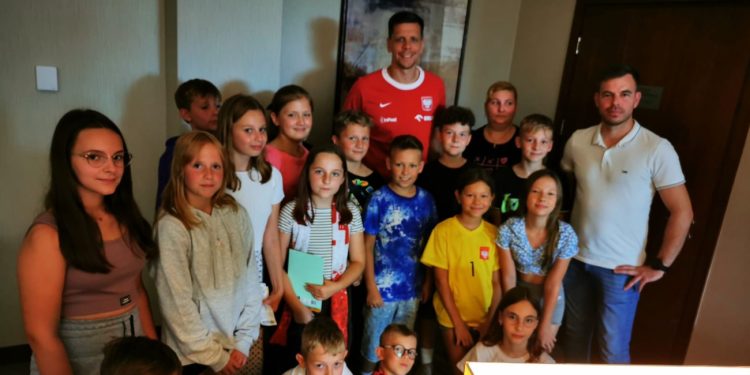 Kadrowicz zaprosił całą klasę z Giewartowa