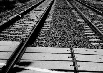 Tragedia na torach. Dziewczyna w ciężkim stanie, chłopak nie żyje