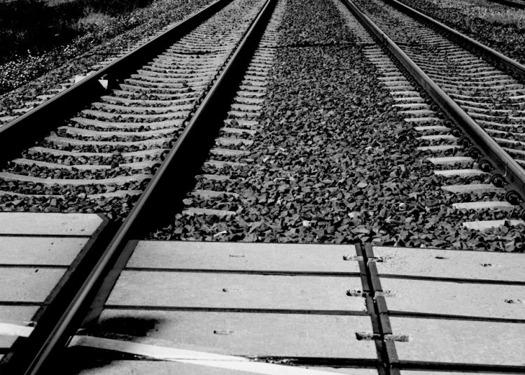 Tragedia na torach. Dziewczyna w ciężkim stanie, chłopak nie żyje