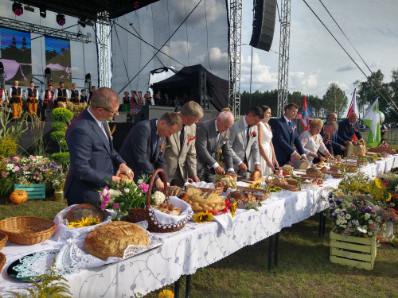 Dożynki Powiatowe w Młodojewie