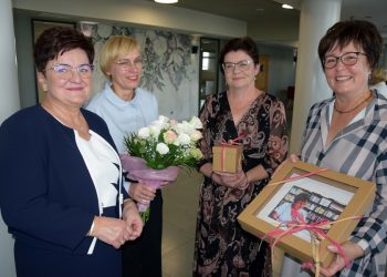 Żegna się z biblioteką