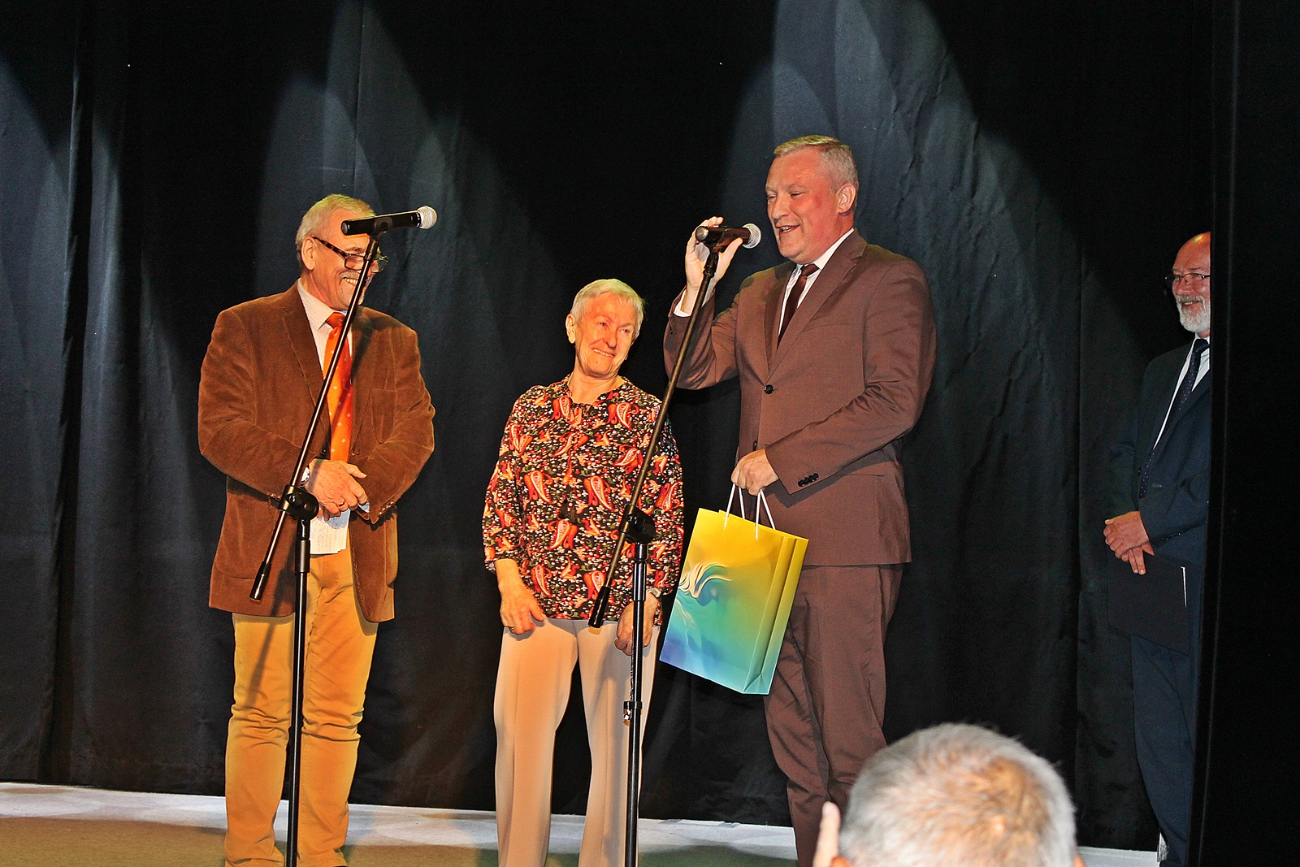 Uniwersytet rozpoczął szesnasty rok