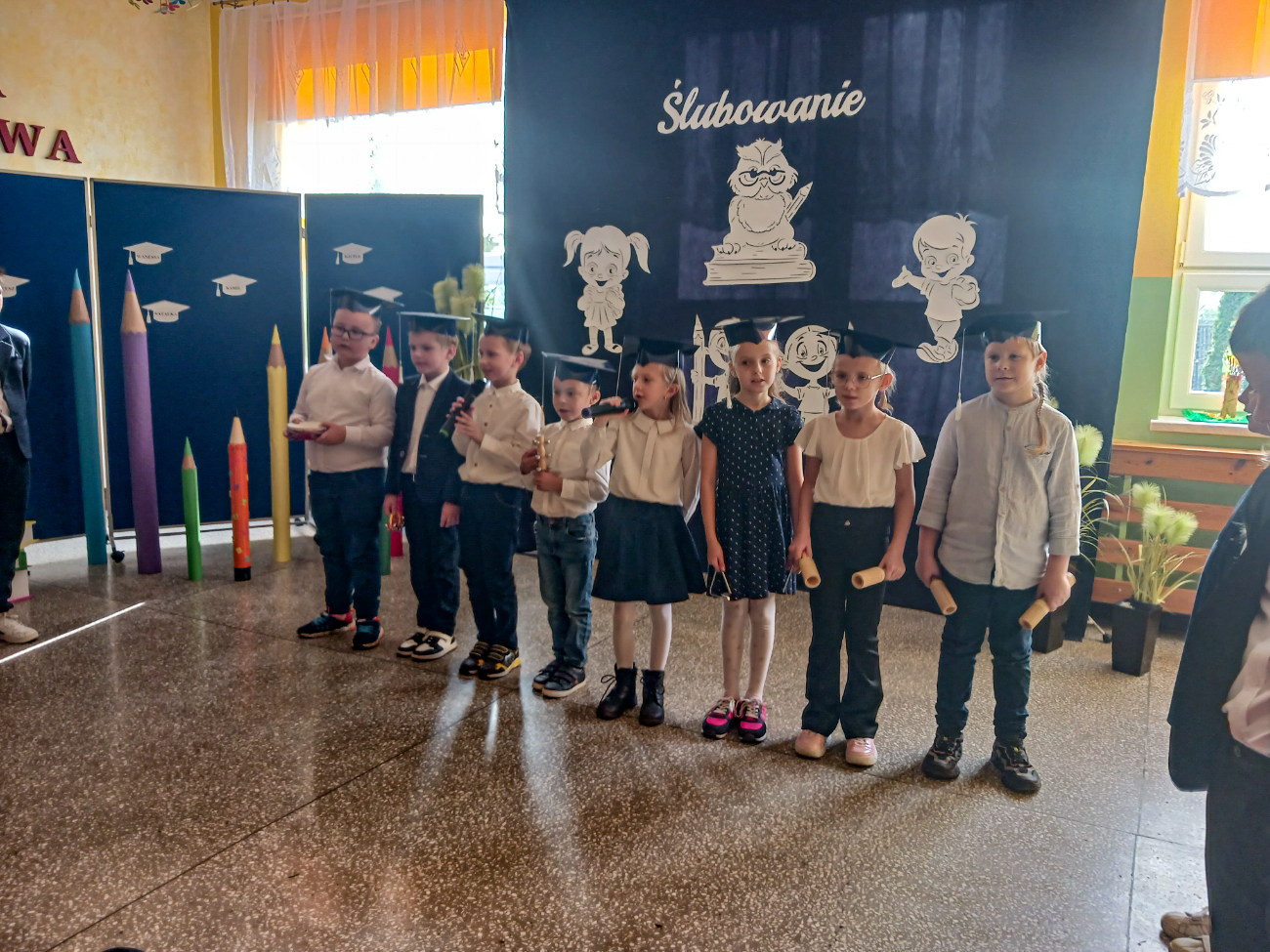 Pierwszoklasiści z Drążnej ślubowali. Zobacz zdjęcia