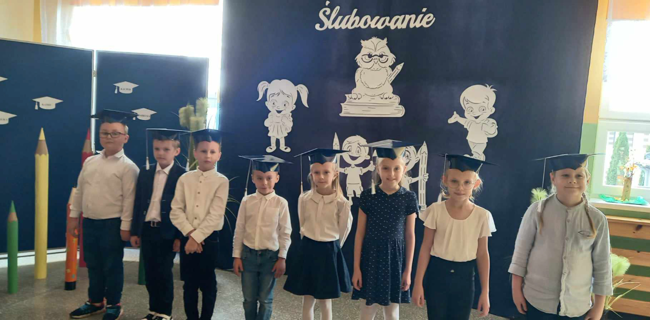 Pierwszoklasiści z Drążnej ślubowali. Zobacz zdjęcia