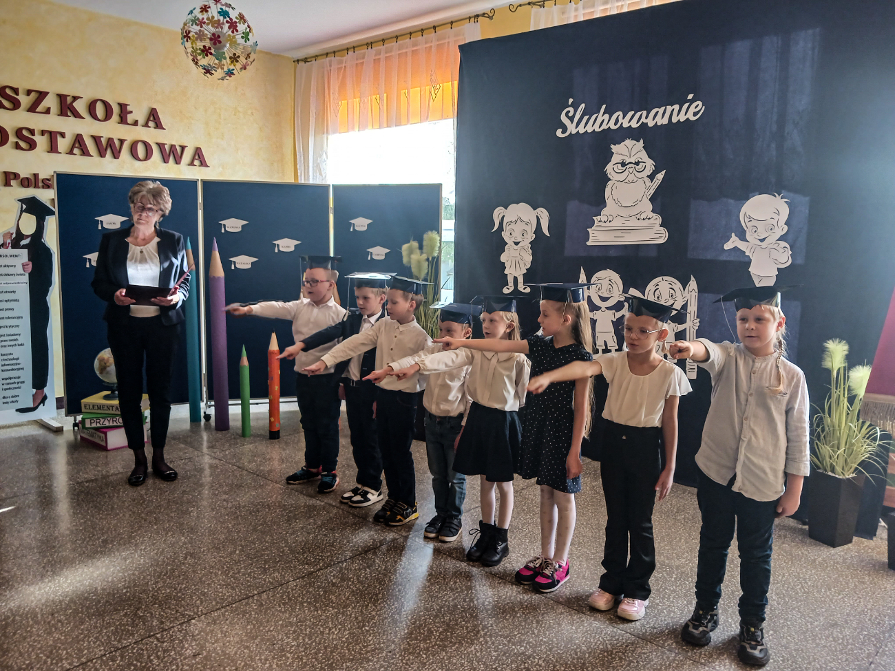 Pierwszoklasiści z Drążnej ślubowali. Zobacz zdjęcia