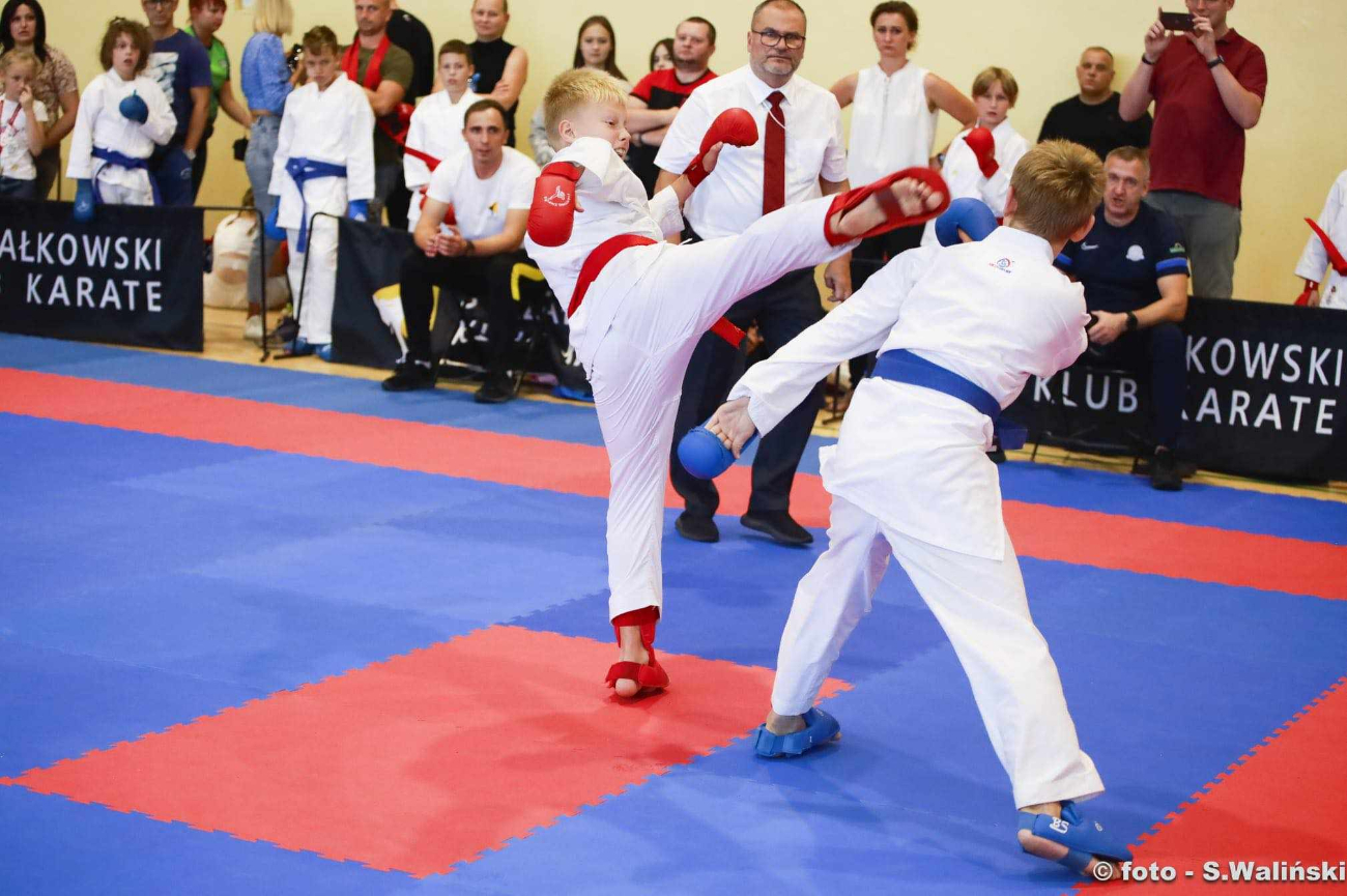 360 zawodników z 38 klubów