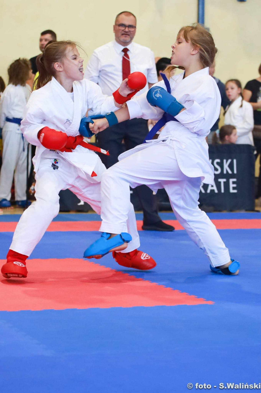 360 zawodników z 38 klubów