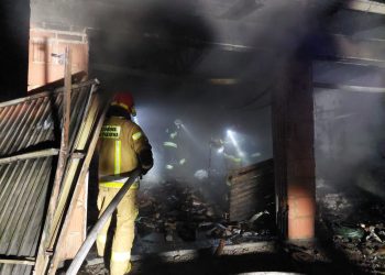 Palił się garaż w Bielawach