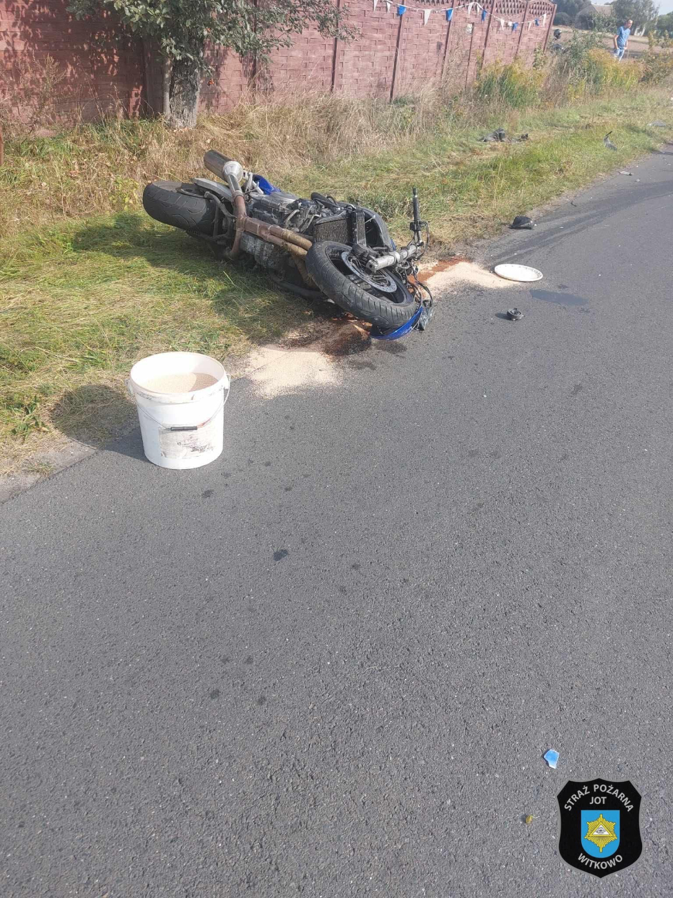 Zderzenie motocykla i osobówki. Wezwano helikopter