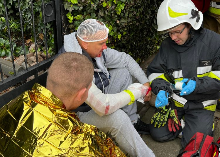 Kierowca autobusu miał zawał i uderzył w latarnię. Spokojnie, to tylko…