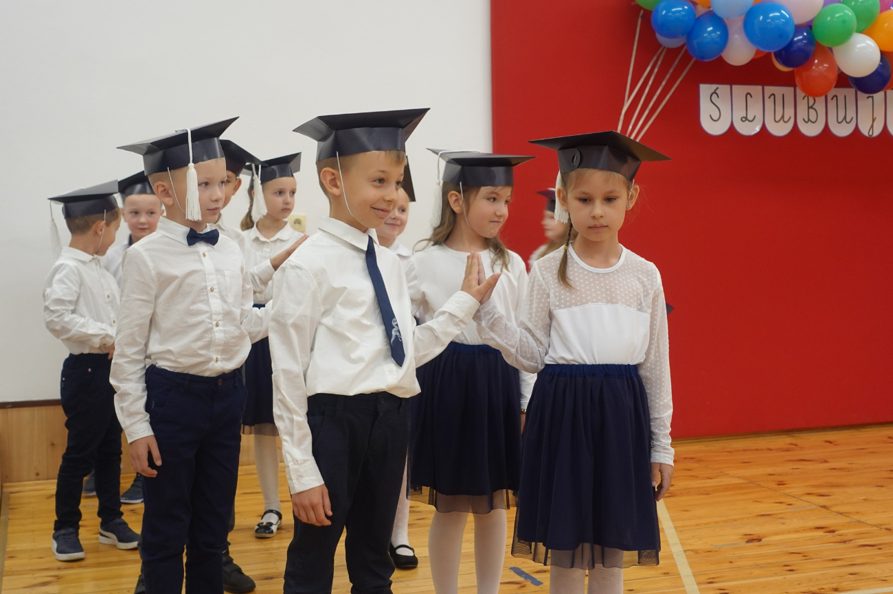Wielki dzień pierwszaków z Giewartowa. Zobacz zdjęcia
