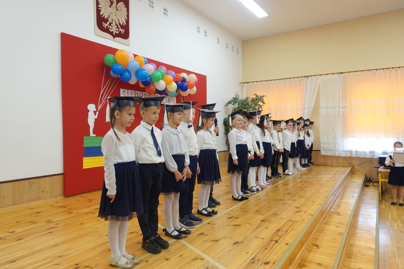 Wielki dzień pierwszaków z Giewartowa. Zobacz zdjęcia