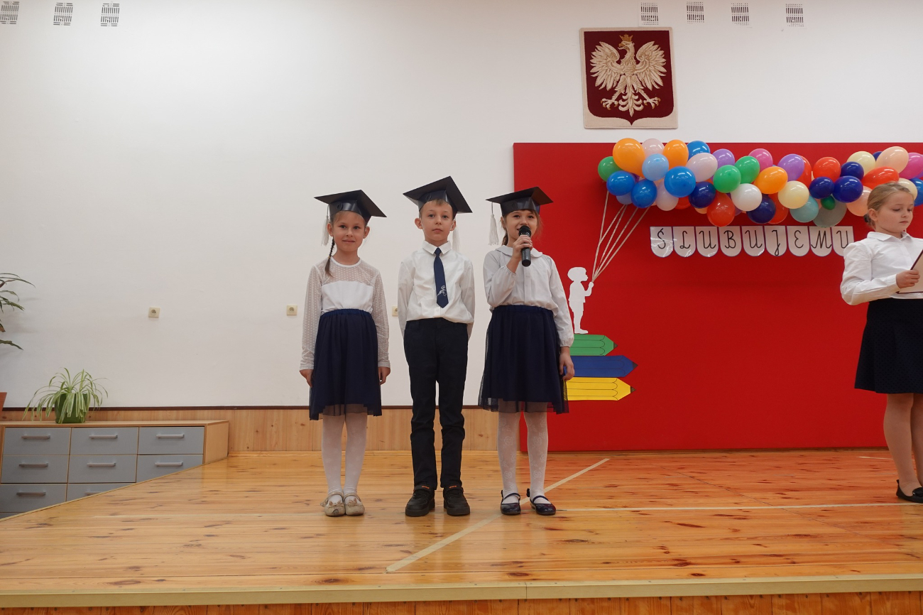 Wielki dzień pierwszaków z Giewartowa. Zobacz zdjęcia