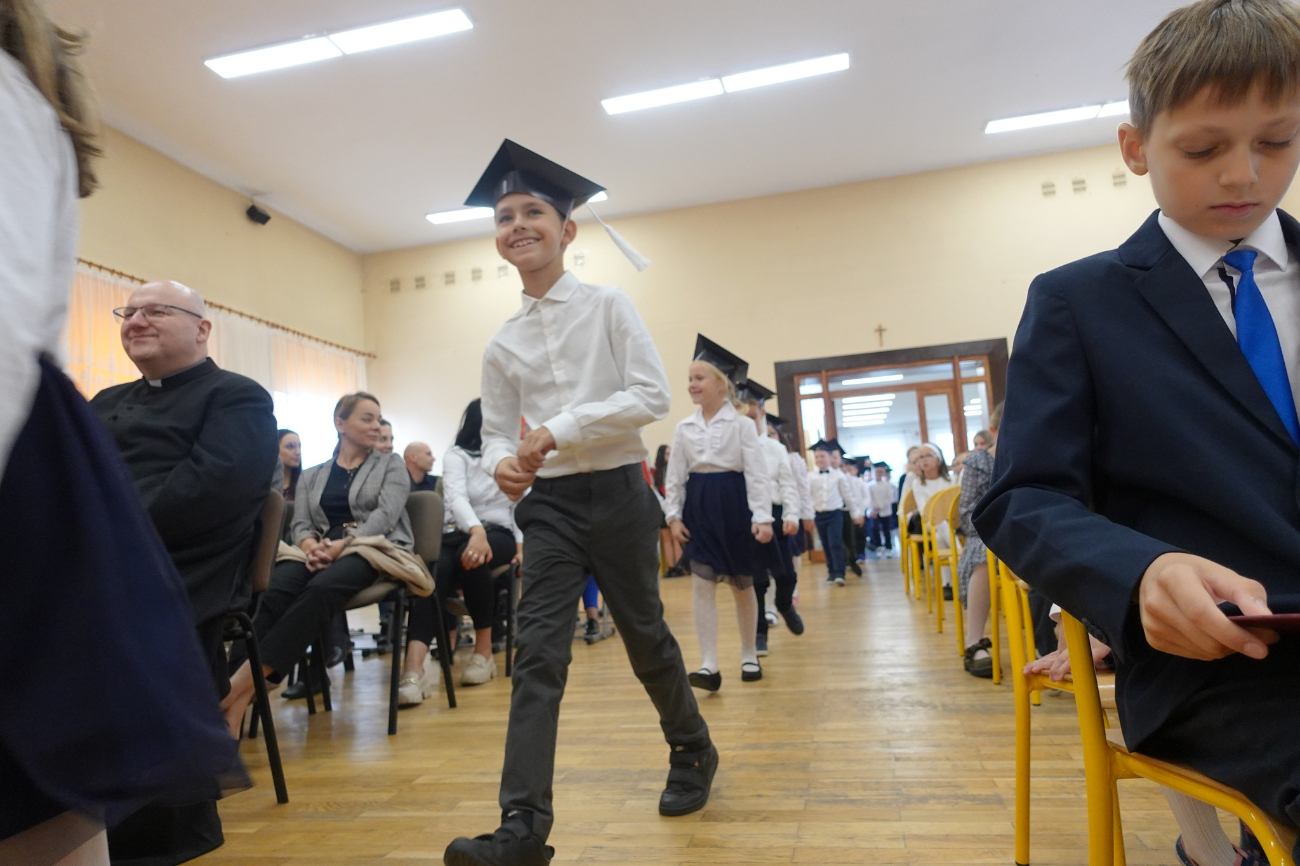 Wielki dzień pierwszaków z Giewartowa. Zobacz zdjęcia