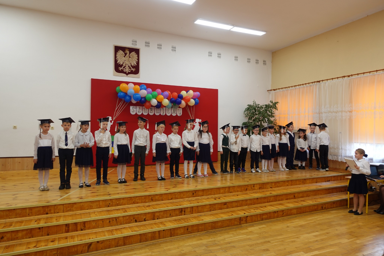 Wielki dzień pierwszaków z Giewartowa. Zobacz zdjęcia