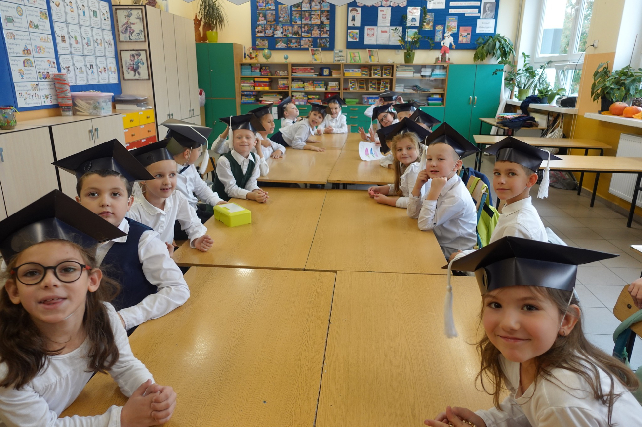 Wielki dzień pierwszaków z Giewartowa. Zobacz zdjęcia