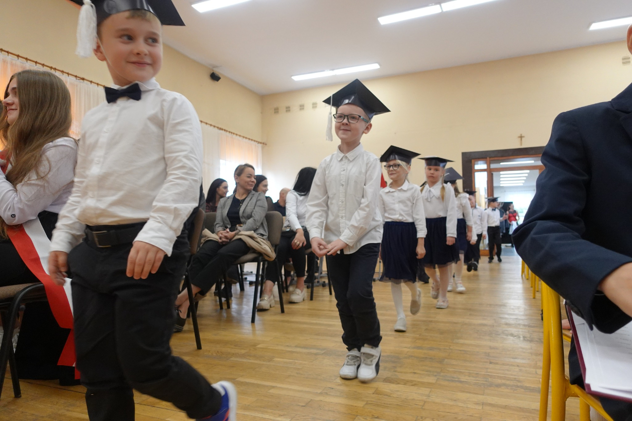 Wielki dzień pierwszaków z Giewartowa. Zobacz zdjęcia